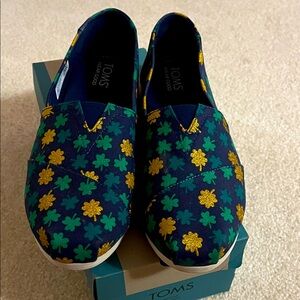 TOMS Alpargata Slip-Ons. Clovers . Size 9. ☘️